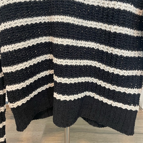 Black and white chenille sweater - Picture 4 of 7